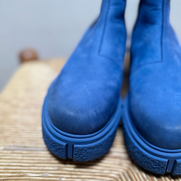 John Fluevog Piccolomini Platform Chelsea Boots - Picture 9 of 16